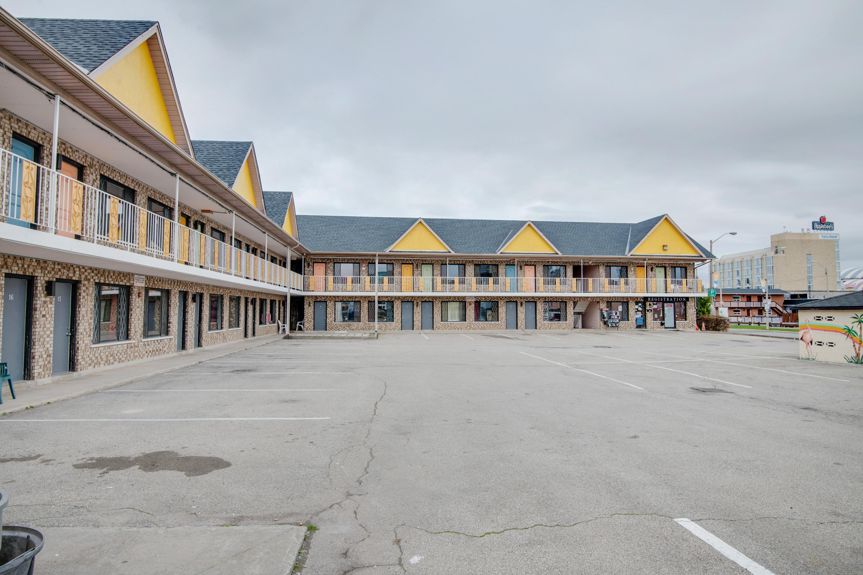 Falls Inn Near Casino Niagara By Oyo エクステリア 写真