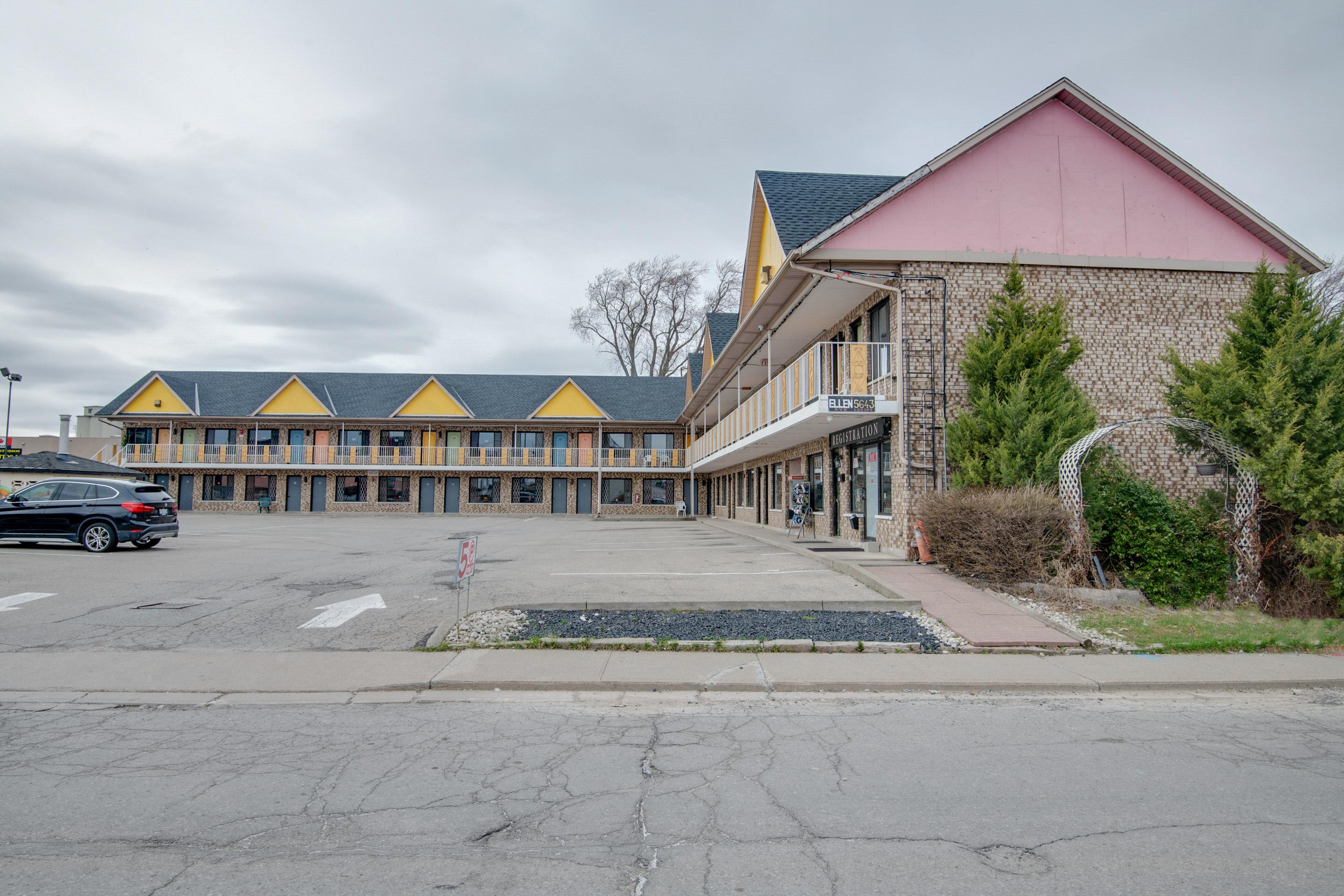 Falls Inn Near Casino Niagara By Oyo エクステリア 写真